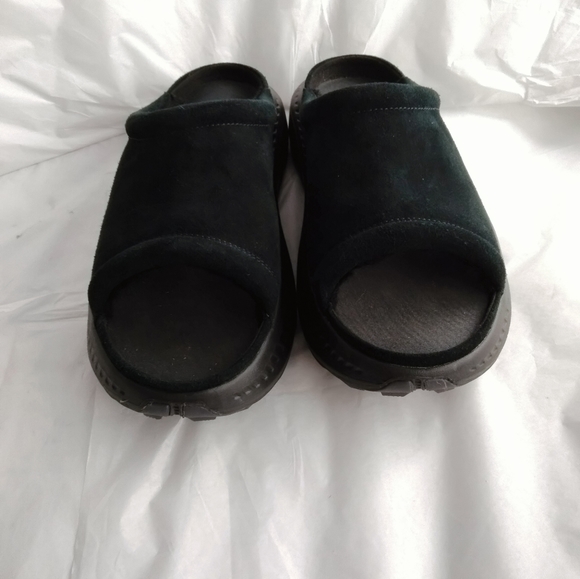 UGG CA805 V2 SLIDE BLACK SUEDE PLATFORM SANDAL -MEN’S US 12 - Picture 4 of 14